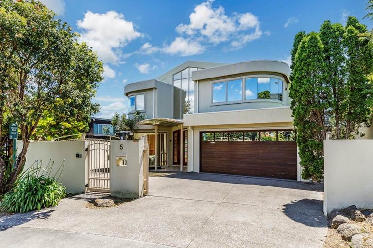 Photo of property in 5 Gilberd Place, Torbay, Auckland, 0630