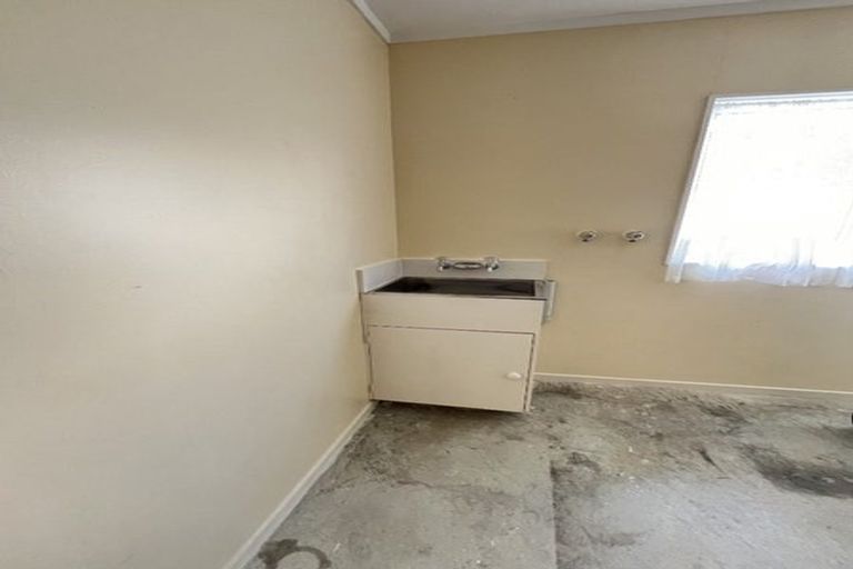 Photo of property in 35b Grays Road, Camborne, Porirua, 5026