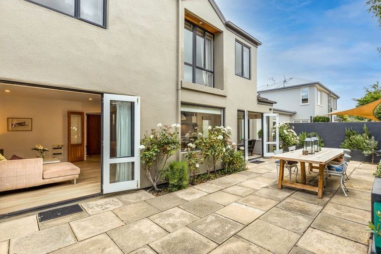 Photo of property in 2/16 Hanover Place, Ilam, Christchurch, 8041