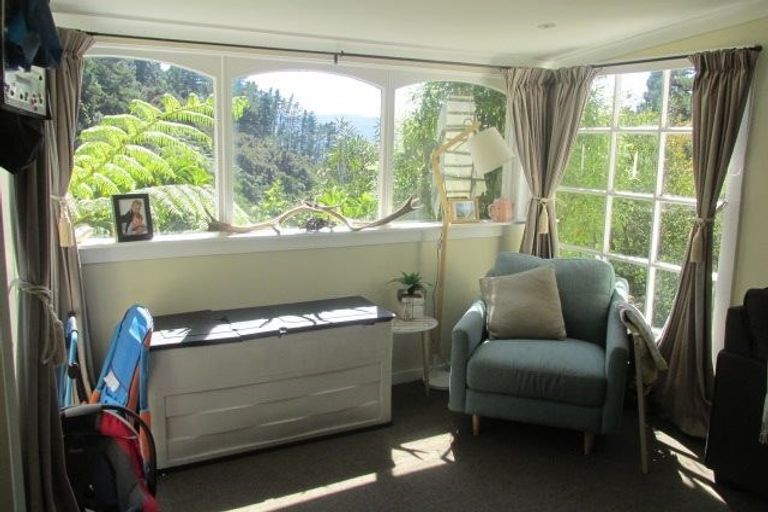 Photo of property in 62 Wyndham Road, Pinehaven, Upper Hutt, 5019