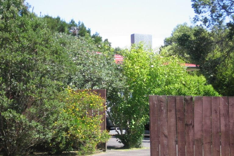 Photo of property in 190 Rangatira Road, Beach Haven, Auckland, 0626