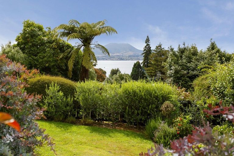 Photo of property in 7b Isobel Street, Acacia Bay, Taupo, 3330