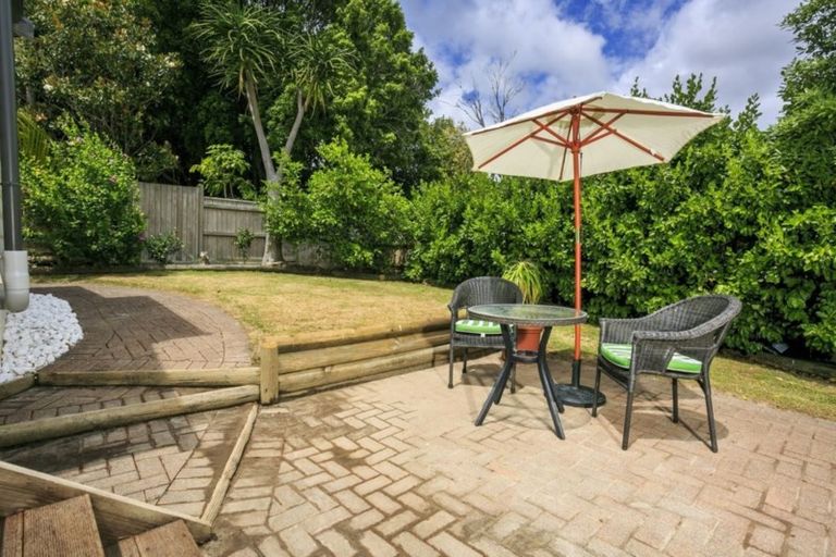 Photo of property in 5 Sandpiper Grove, Unsworth Heights, Auckland, 0632