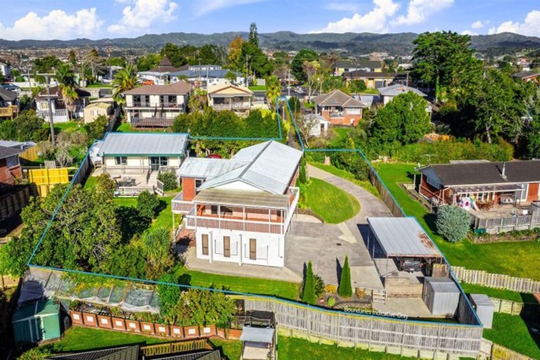 Photo of property in 131 Waimumu Road, Massey, Auckland, 0614