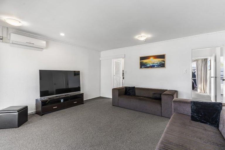 Photo of property in 1/33 Bramley Drive, Farm Cove, Auckland, 2012