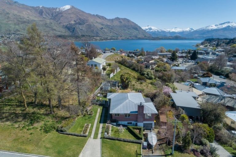 Photo of property in 33 Stratford Terrace, Wanaka, 9305