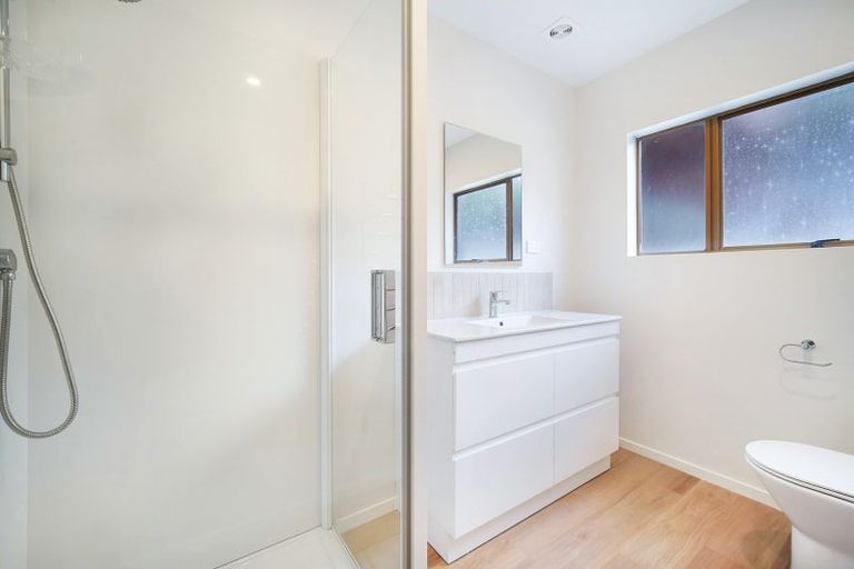 Photo of property in 2 Icarus Place, Half Moon Bay, Auckland, 2012