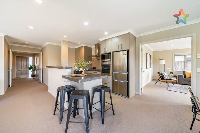 Photo of property in 27 Simpson Crescent, Raumati Beach, Paraparaumu, 5032