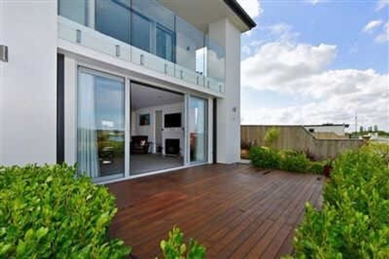 Photo of property in 39 Lakeside Drive, Pegasus, 7612