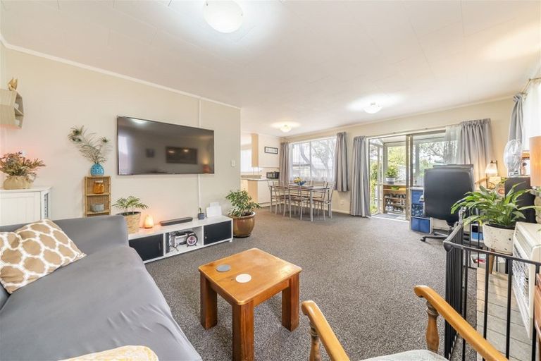 Photo of property in 14 Dakota Grove, Totara Park, Upper Hutt, 5018