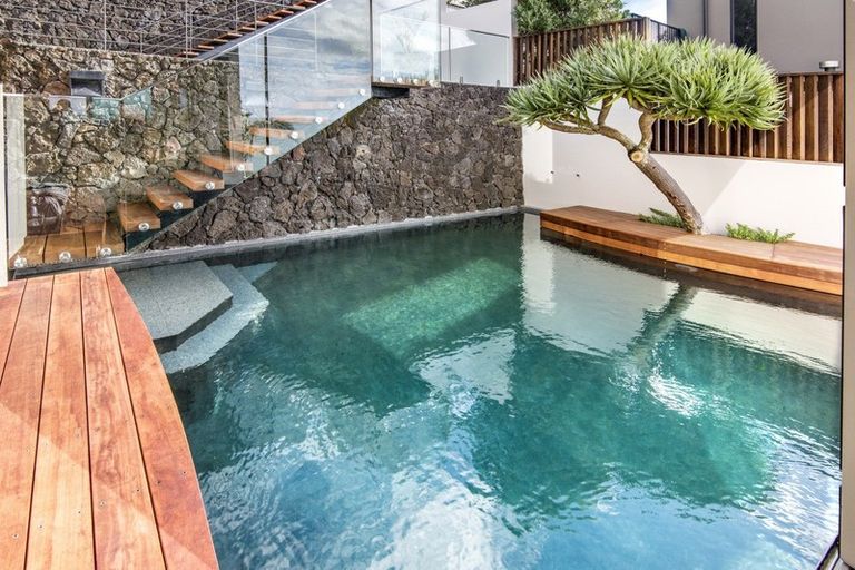 Photo of property in 31 Kitchener Road, Takapuna, Auckland, 0622