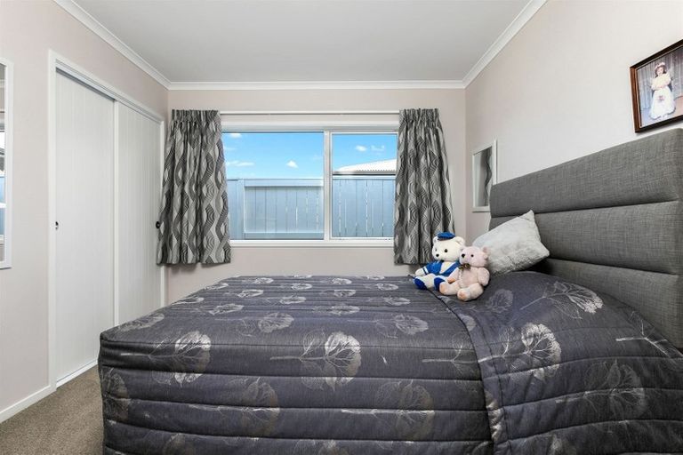 Photo of property in 70 Awataha Crescent, Pyes Pa, Tauranga, 3110