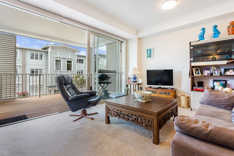 Photo of property in 87 Panorama Heights, Orewa, 0931