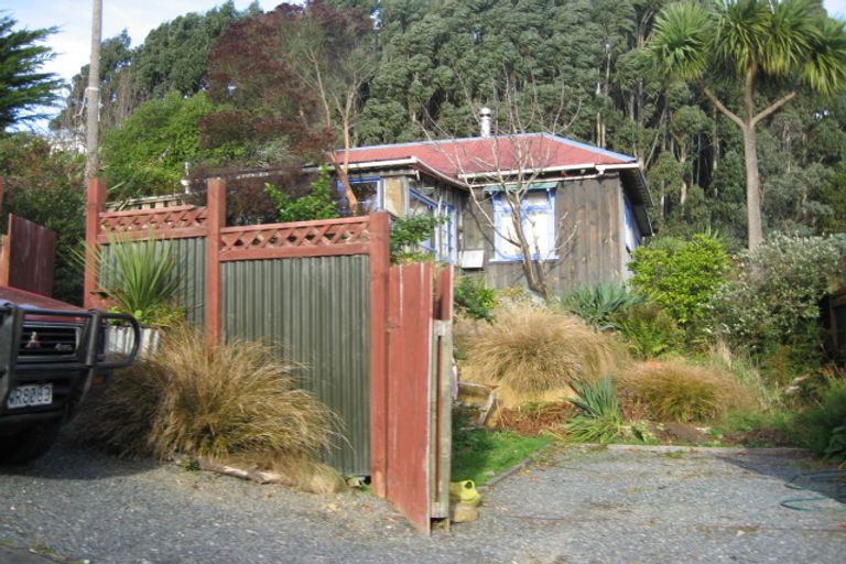 Photo of property in 28 Waikana Street, Broad Bay, Dunedin, 9014