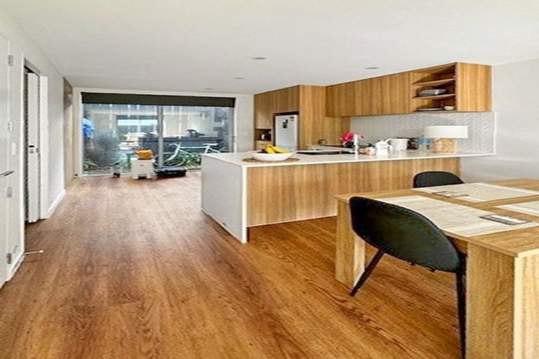 Photo of property in 10/25 Tranent Road, Mangere, Auckland, 2022