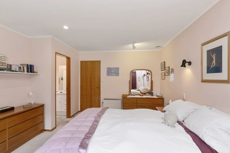 Photo of property in 3 Scorian Close, Karori, Wellington, 6012