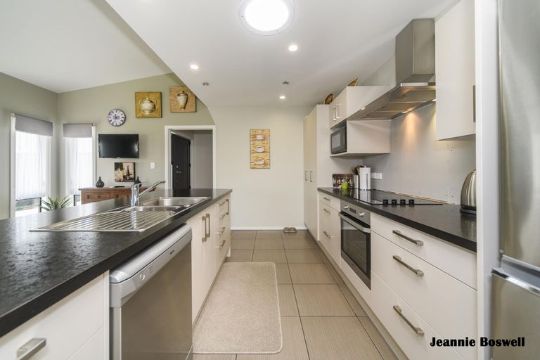 Photo of property in 9 Masefield Terrace, Kelvin Grove, Palmerston North, 4414