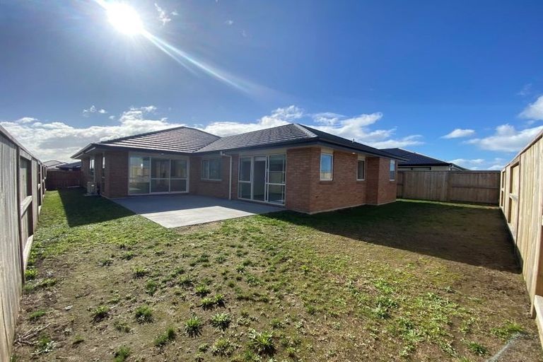 Photo of property in 28 Sabre Street, Papamoa Beach, Papamoa, 3118