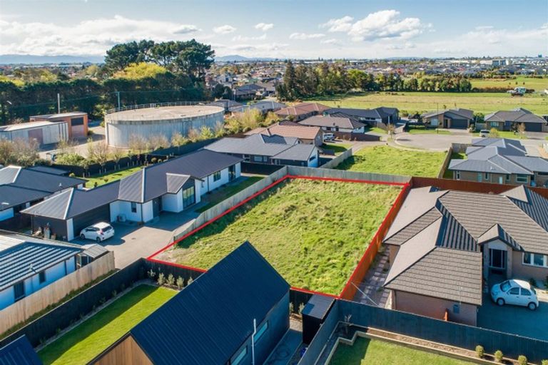 Photo of property in 15 Little Gem Road, Hornby, Christchurch, 8025