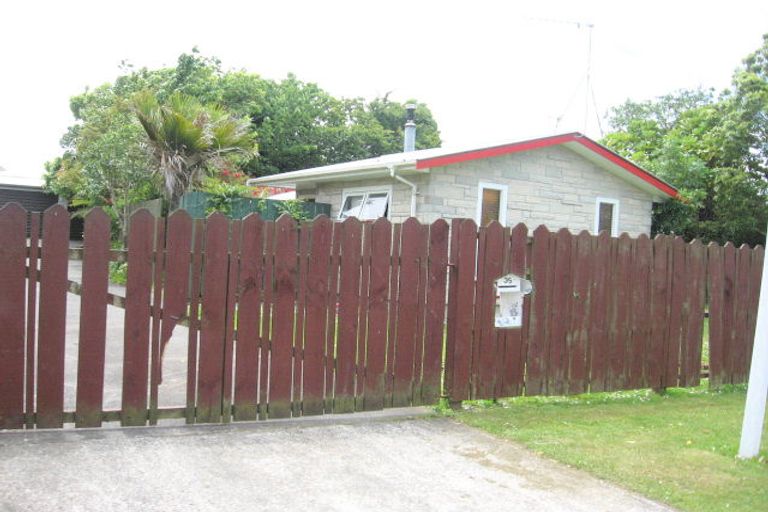 Photo of property in 35 Tatariki Street, Rosehill, Papakura, 2113