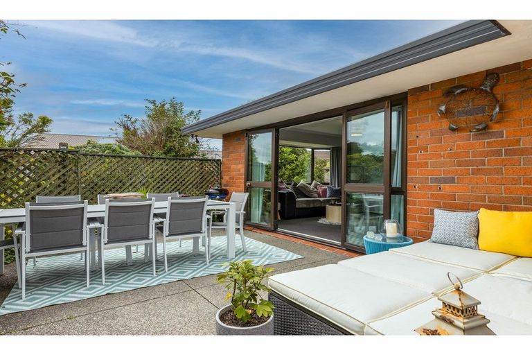 Photo of property in 61 Lowry Avenue, Redwood, Christchurch, 8051