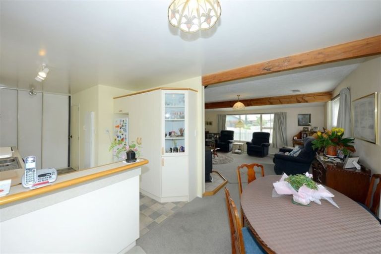 Photo of property in 12 Stedley Place, Heathcote Valley, Christchurch, 8022