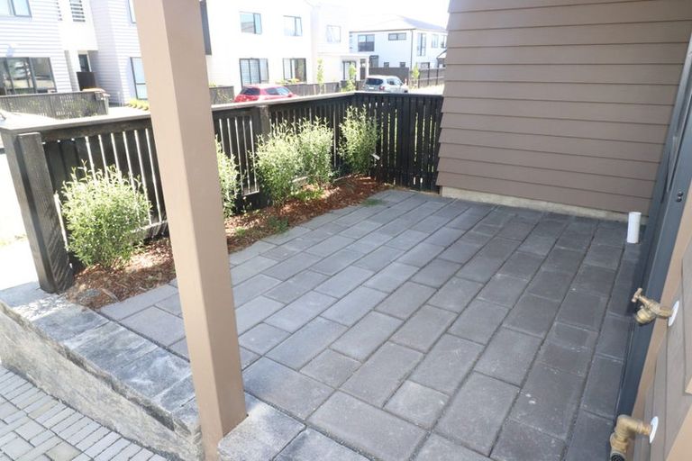 Photo of property in 42 Gecko Road, Hobsonville, Auckland, 0616