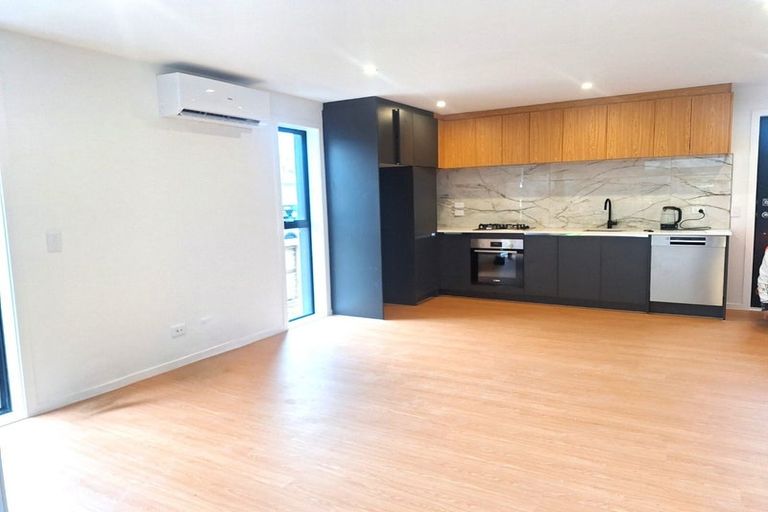 Photo of property in 1/6 Victoria Street, Ebdentown, Upper Hutt, 5018