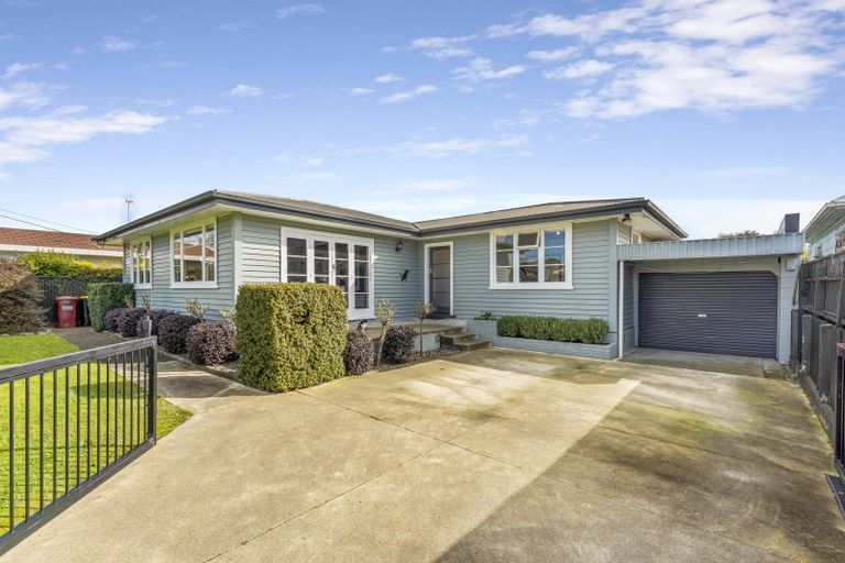 Photo of property in 8 Victoria Avenue, Pahiatua, 4910