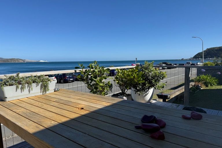 Photo of property in 63 Breaker Bay Road, Breaker Bay, Wellington, 6022