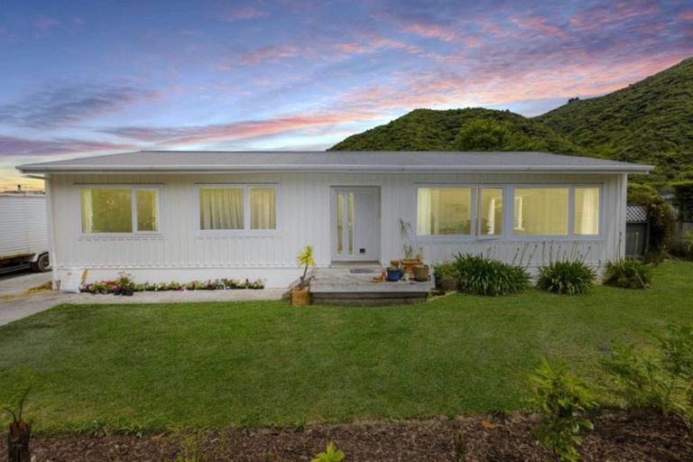 Photo of property in 63c Black Beech Street, Birchville, Upper Hutt, 5018