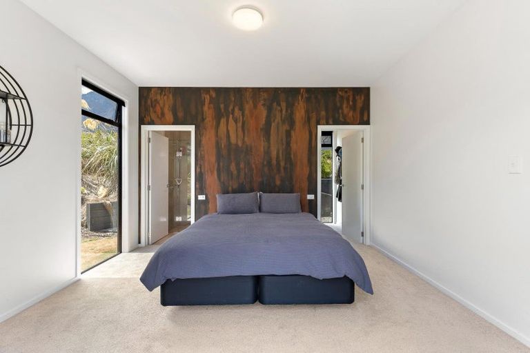 Photo of property in 13 Hackett Road, Jacks Point, Queenstown, 9371