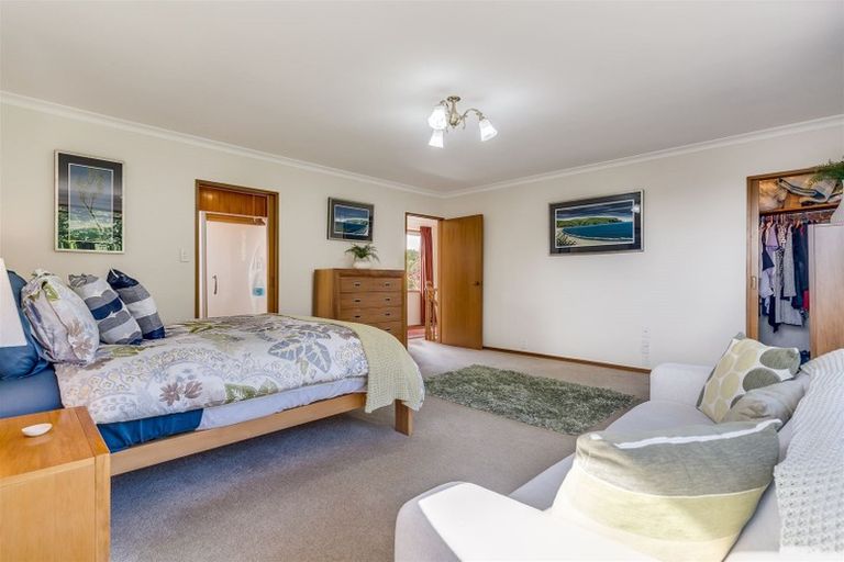 Photo of property in 8 Thurlestone Place, Burnside, Christchurch, 8053