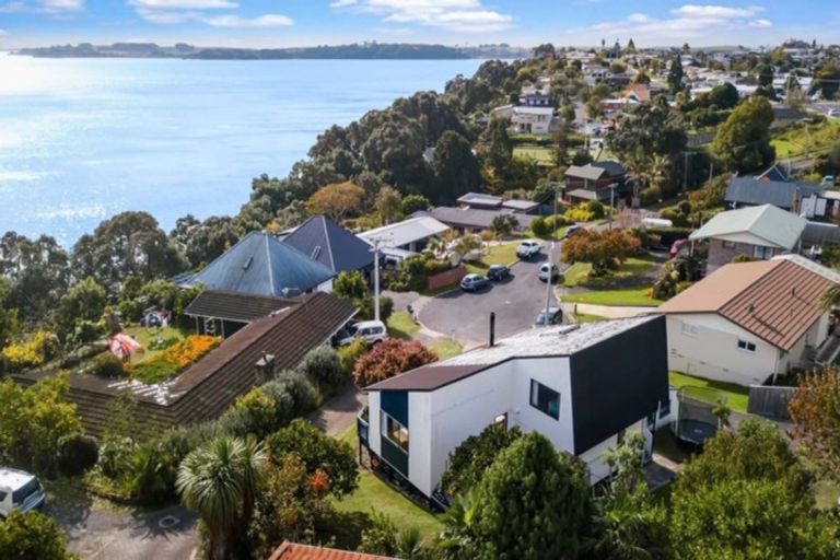 Photo of property in 15 Kaharoa Avenue, Omokoroa, 3114