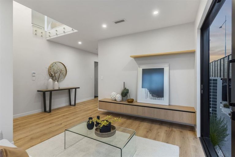 Photo of property in 3 Fender Place, Long Bay, Auckland, 0630