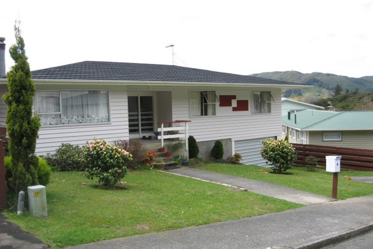 Photo of property in 4 Vermont Grove, Wainuiomata, Lower Hutt, 5014