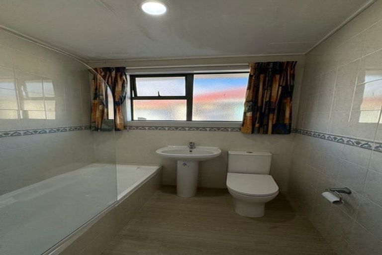 Photo of property in 51 Swaffield Road, Papatoetoe, Auckland, 2025