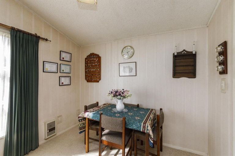 Photo of property in 8 Walker Crescent, Bulls, 4818