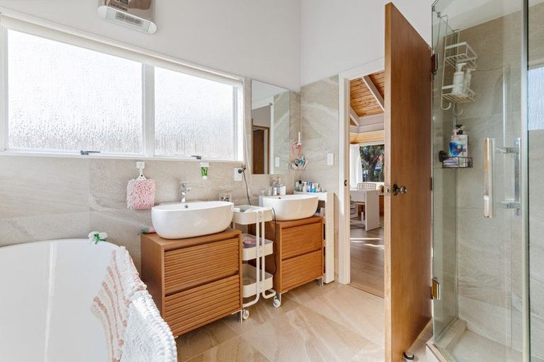 Photo of property in 177 West Harbour Drive, West Harbour, Auckland, 0618