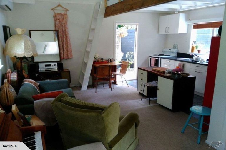 Photo of property in 355 Motutara Road, Muriwai, 0881