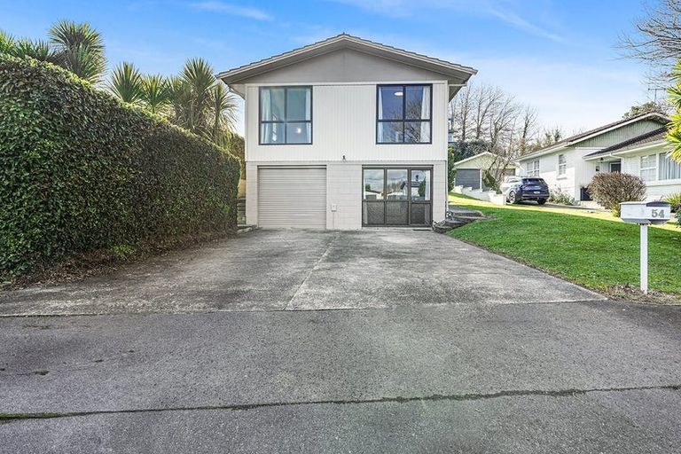 Photo of property in 54 Morrow Avenue, St Andrews, Hamilton, 3200