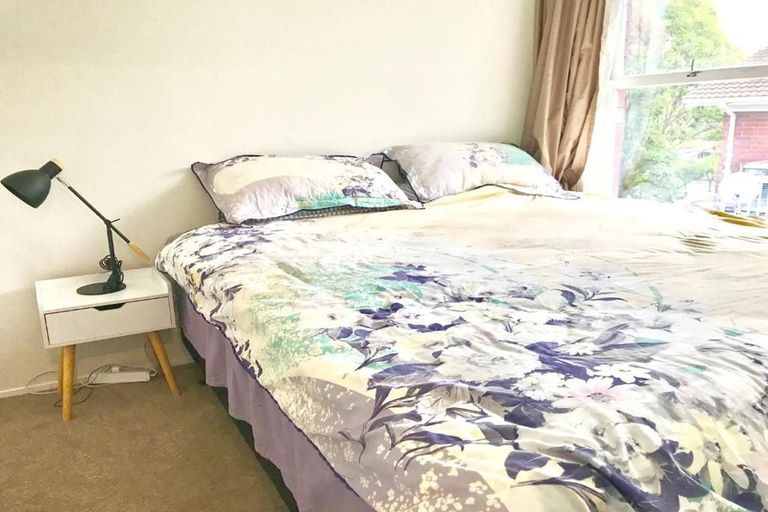 Photo of property in 2/5 Keldale Place, Forrest Hill, Auckland, 0620