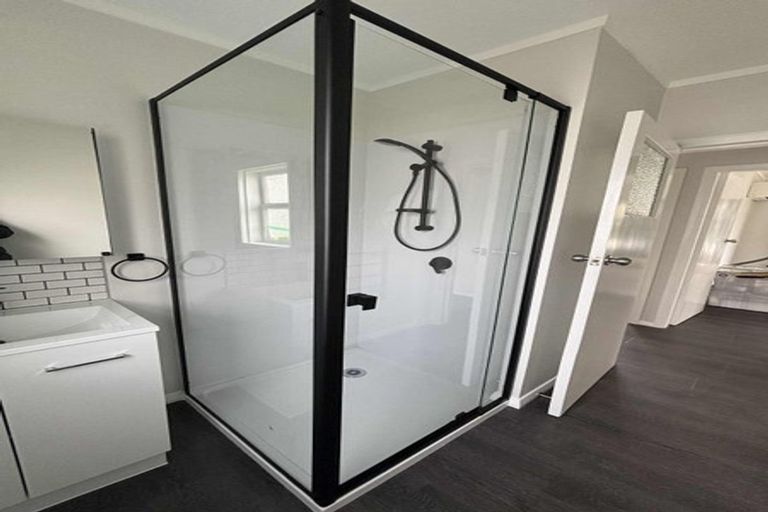 Photo of property in 88 Victoria Street, Carterton, 5713