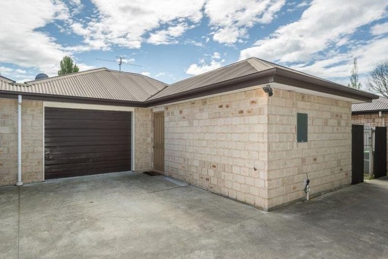 Photo of property in 65a Cleveland Street, Edgeware, Christchurch, 8013