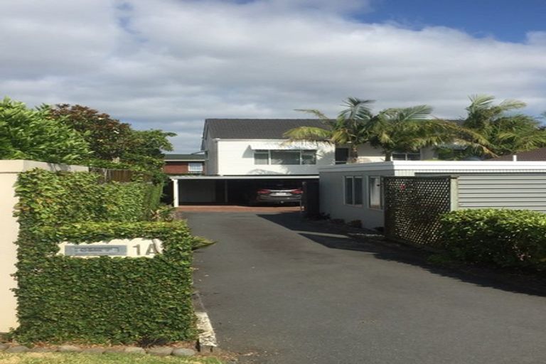 Photo of property in 1/1 Sylvan Park Avenue, Milford, Auckland, 0620