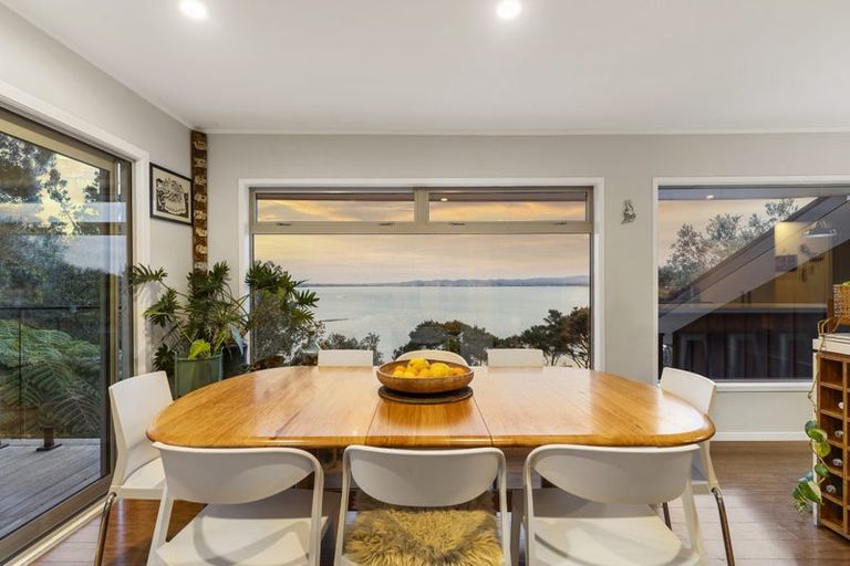 Photo of property in 2/106 Island Bay Road, Beach Haven, Auckland, 0626