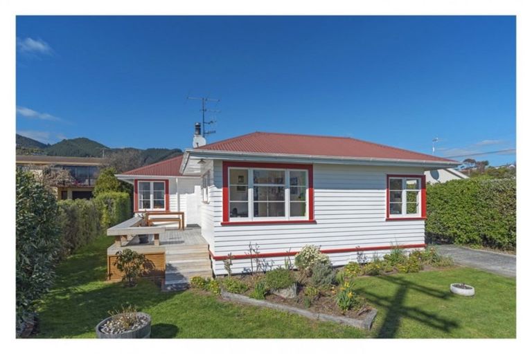 Photo of property in 670 Atawhai Crescent, Atawhai, Nelson, 7010