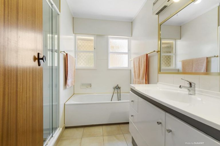 Photo of property in 77a Rotherham Terrace, Miramar, Wellington, 6022