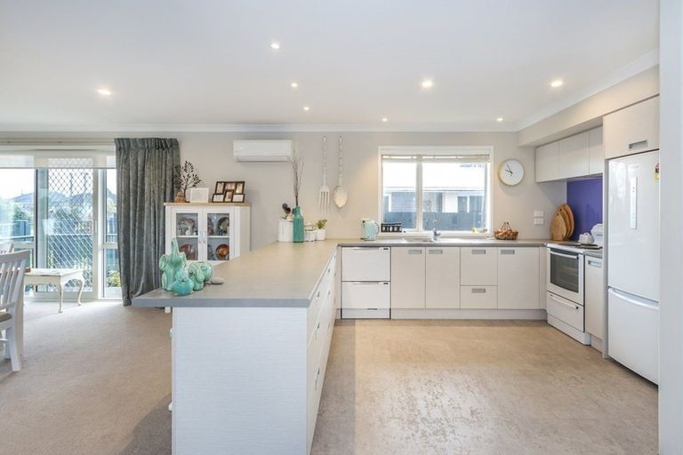 Photo of property in 48 Sandown Crescent, Aranui, Christchurch, 8061