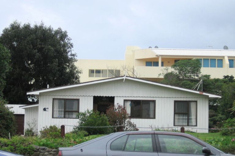 Photo of property in 48 Seaview Road, Paraparaumu Beach, Paraparaumu, 5032